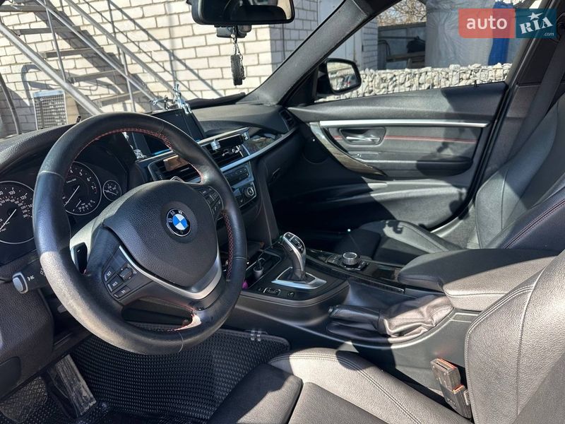 Фото BMW 3 Series з оголошення AUTO.RIA