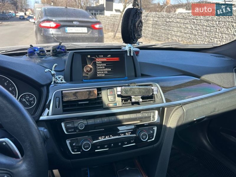 Фото BMW 3 Series з оголошення AUTO.RIA