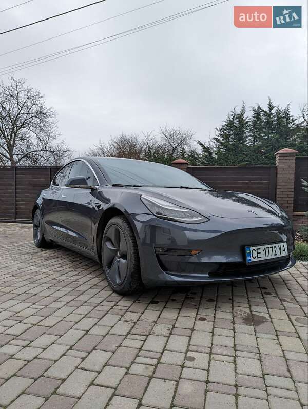 Фото Tesla Model 3 з оголошення AUTO.RIA