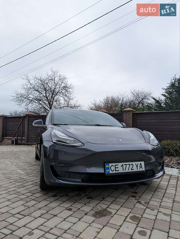 Фото Tesla Model 3 з оголошення AUTO.RIA