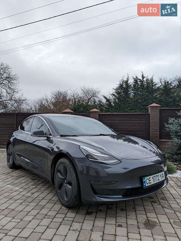 Фото Tesla Model 3 з оголошення AUTO.RIA