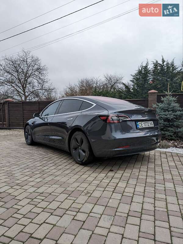 Фото Tesla Model 3 з оголошення AUTO.RIA