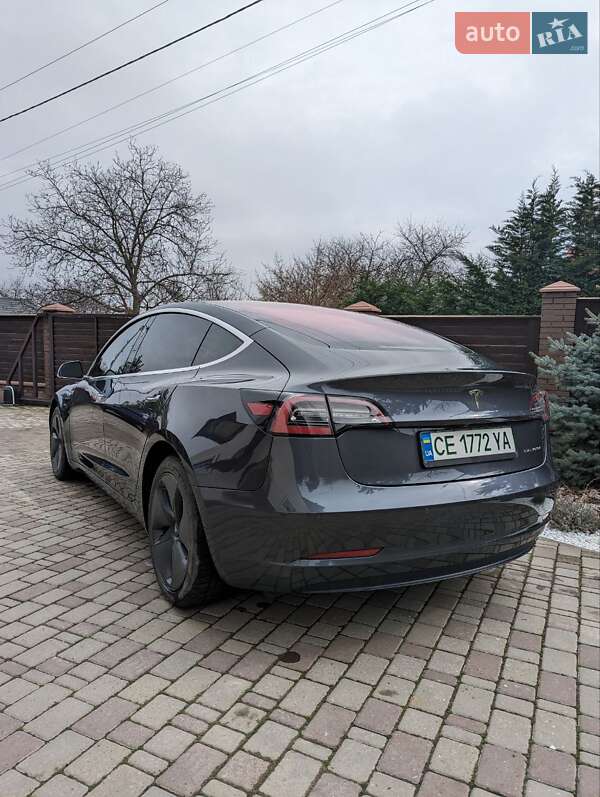 Фото Tesla Model 3 з оголошення AUTO.RIA