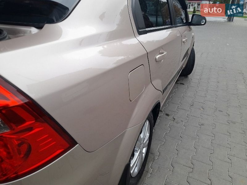 Фото Chevrolet Aveo з оголошення AUTO.RIA