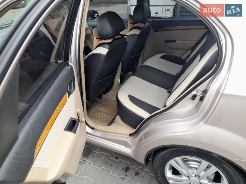 Фото Chevrolet Aveo з оголошення AUTO.RIA