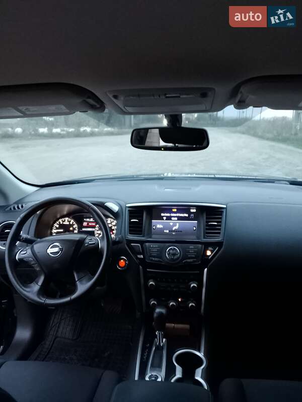 Фото Nissan Pathfinder з оголошення AUTO.RIA