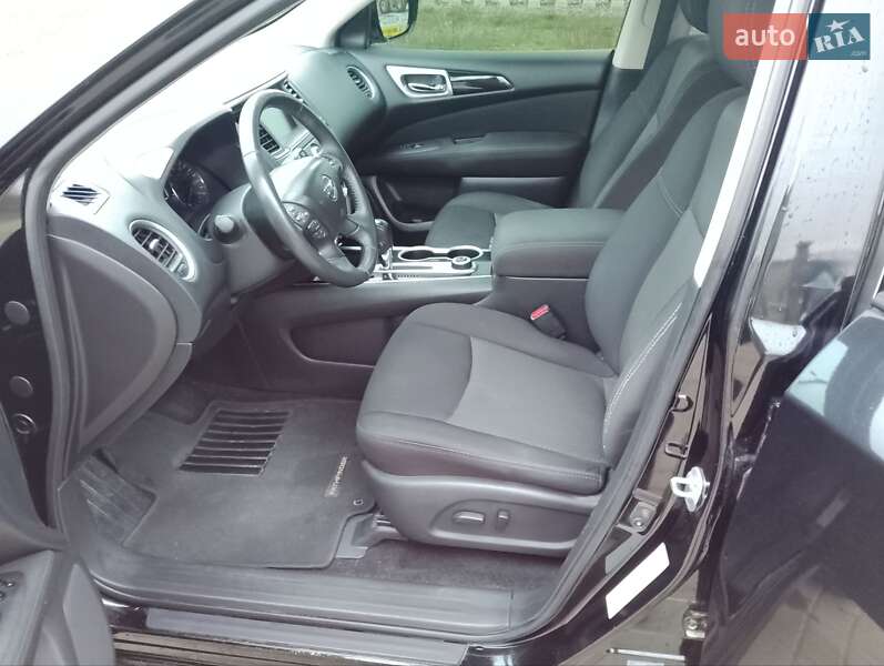Фото Nissan Pathfinder з оголошення AUTO.RIA
