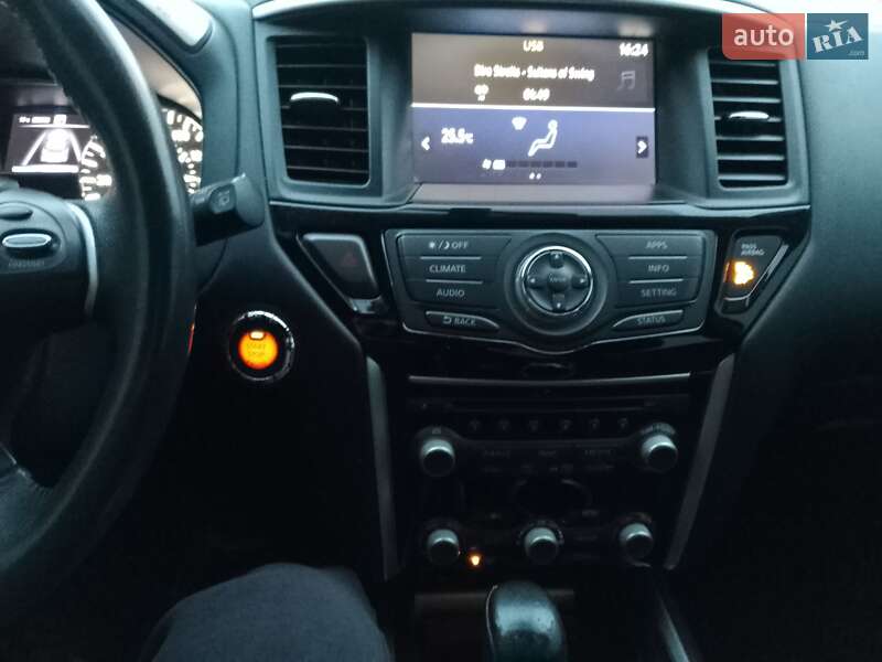 Фото Nissan Pathfinder з оголошення AUTO.RIA