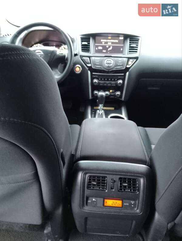 Фото Nissan Pathfinder з оголошення AUTO.RIA