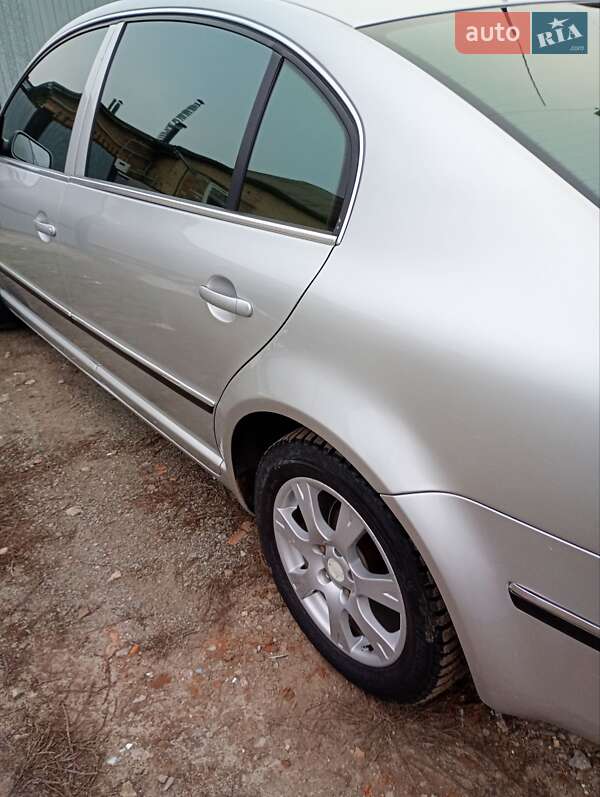 Фото Skoda Superb з оголошення AUTO.RIA