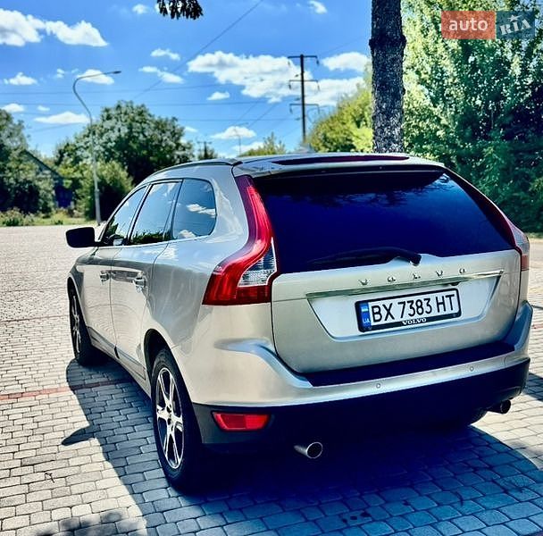 Фото Volvo XC60 з оголошення AUTO.RIA
