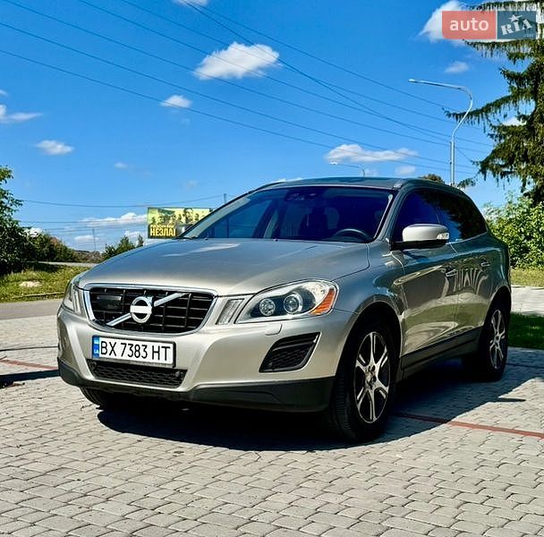 Фото Volvo XC60 з оголошення AUTO.RIA