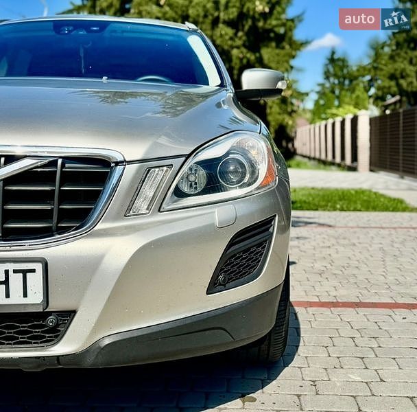 Фото Volvo XC60 з оголошення AUTO.RIA