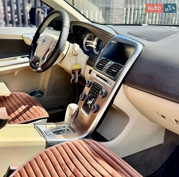 Фото Volvo XC60 з оголошення AUTO.RIA