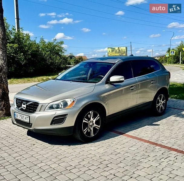 Фото Volvo XC60 з оголошення AUTO.RIA