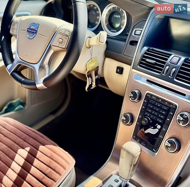 Фото Volvo XC60 з оголошення AUTO.RIA