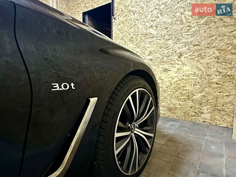 Фото Infiniti Q60 з оголошення AUTO.RIA