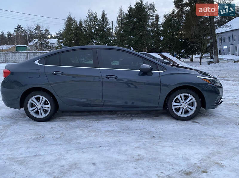 Фото Chevrolet Cruze з оголошення AUTO.RIA