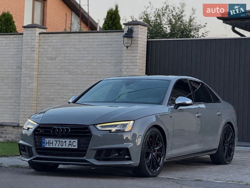 Фото Audi S4 з оголошення AUTO.RIA