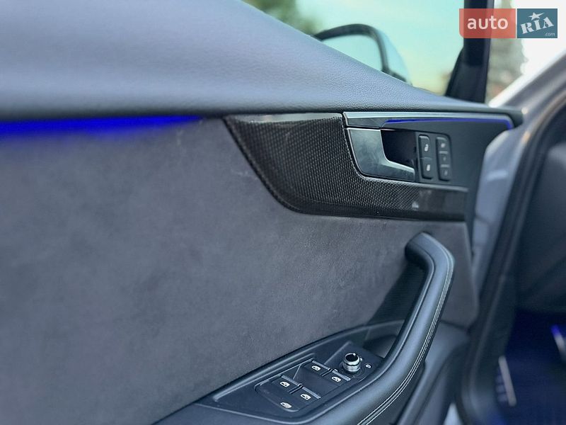 Фото Audi S4 з оголошення AUTO.RIA