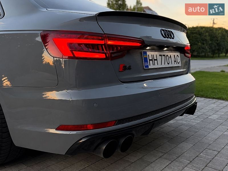 Фото Audi S4 з оголошення AUTO.RIA