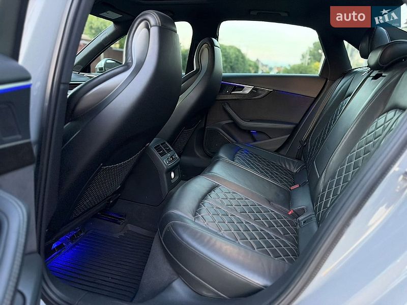 Фото Audi S4 з оголошення AUTO.RIA