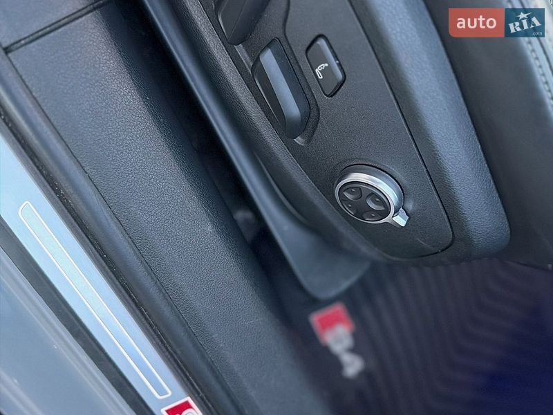 Фото Audi S4 з оголошення AUTO.RIA