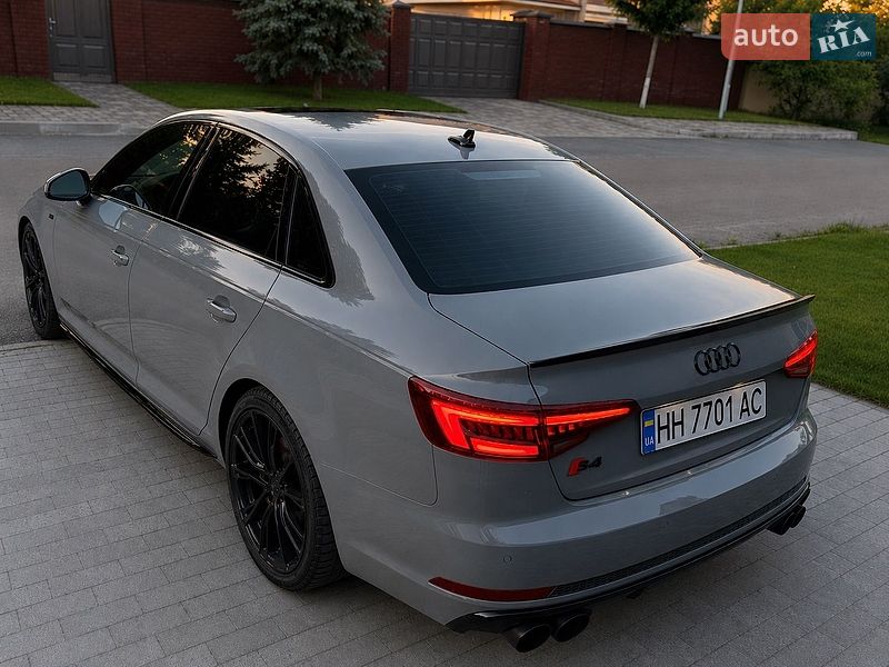 Фото Audi S4 з оголошення AUTO.RIA