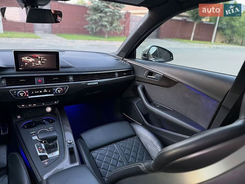 Фото Audi S4 з оголошення AUTO.RIA