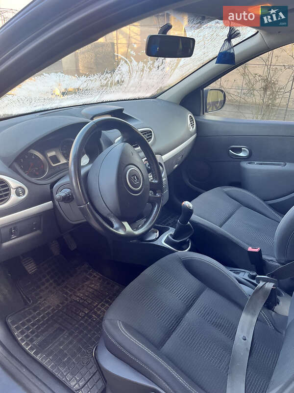 Фото Renault Clio з оголошення AUTO.RIA