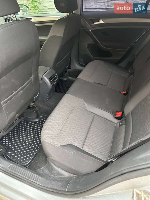 Фото Volkswagen e-Golf з оголошення AUTO.RIA