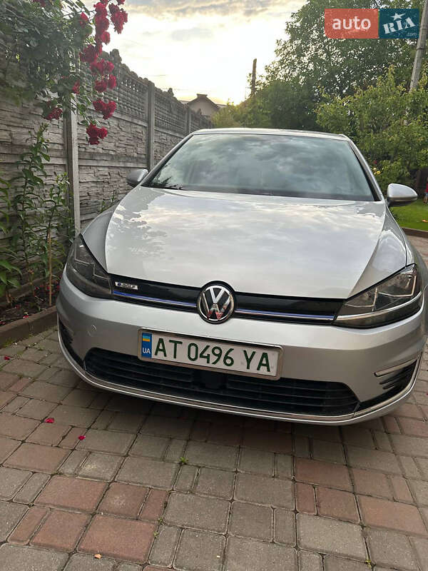 Фото Volkswagen e-Golf з оголошення AUTO.RIA