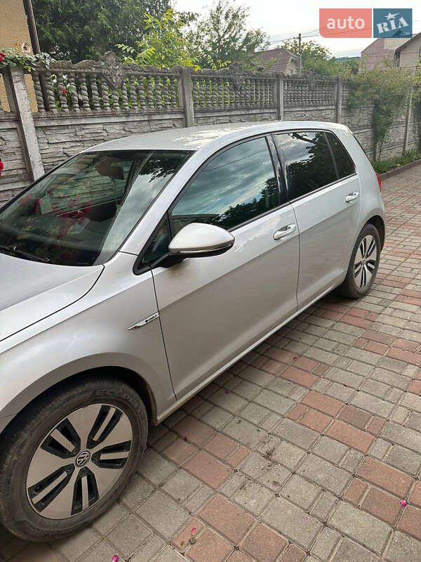 Фото Volkswagen e-Golf з оголошення AUTO.RIA