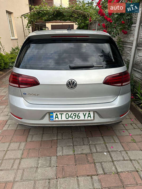 Фото Volkswagen e-Golf з оголошення AUTO.RIA