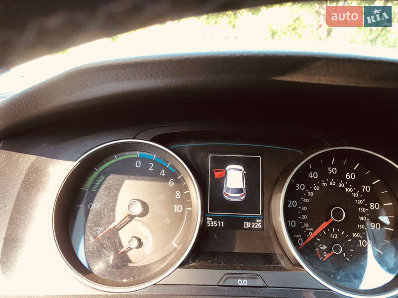 Фото Volkswagen e-Golf з оголошення AUTO.RIA