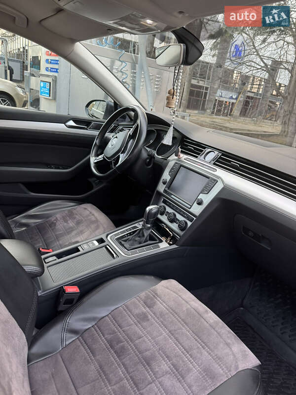 Фото Volkswagen Passat з оголошення AUTO.RIA