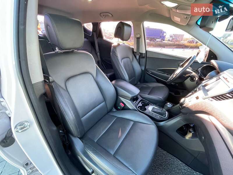 Фото Hyundai Santa FE з оголошення AUTO.RIA