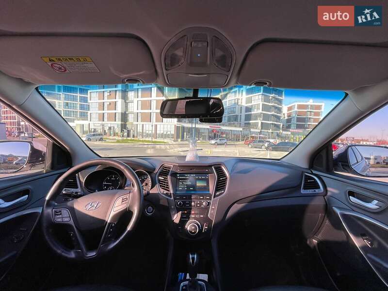 Фото Hyundai Santa FE з оголошення AUTO.RIA