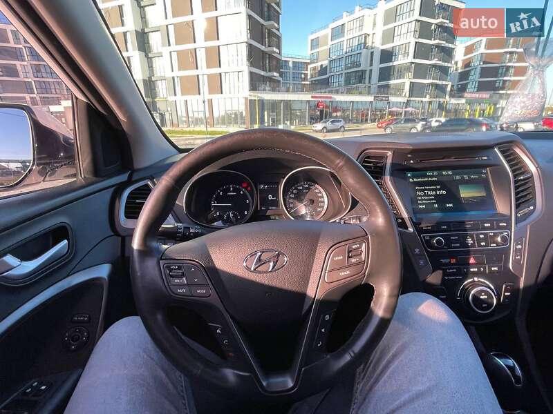 Фото Hyundai Santa FE з оголошення AUTO.RIA
