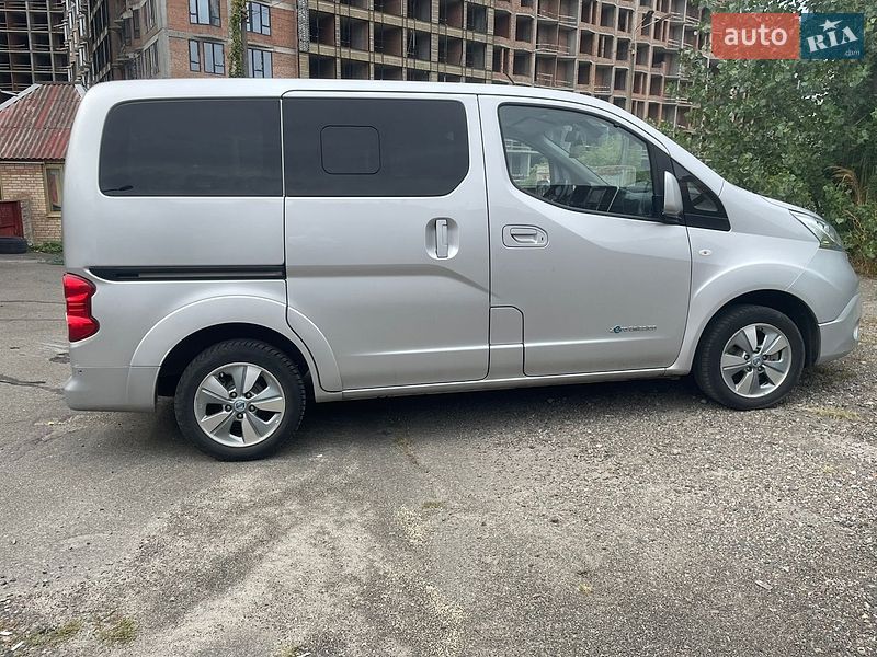 Фото Nissan e-NV200 з оголошення AUTO.RIA