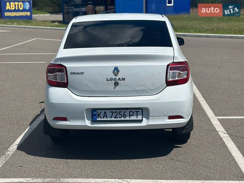 Фото Renault Logan з оголошення AUTO.RIA