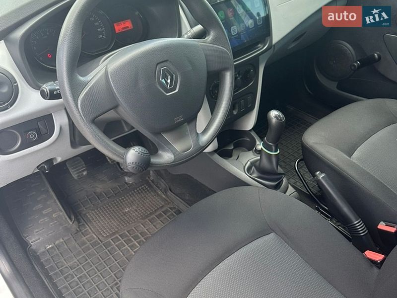 Фото Renault Logan з оголошення AUTO.RIA