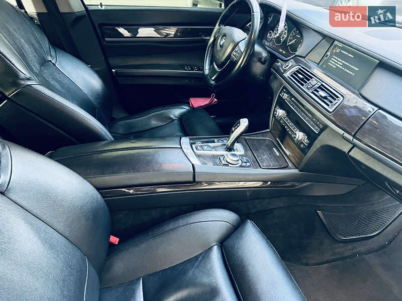 Фото BMW 7 Series з оголошення AUTO.RIA