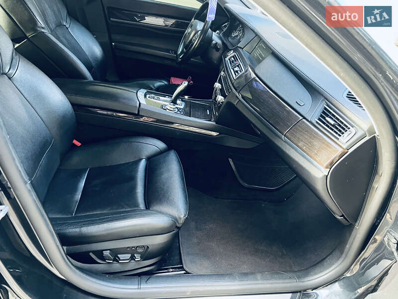 Фото BMW 7 Series з оголошення AUTO.RIA