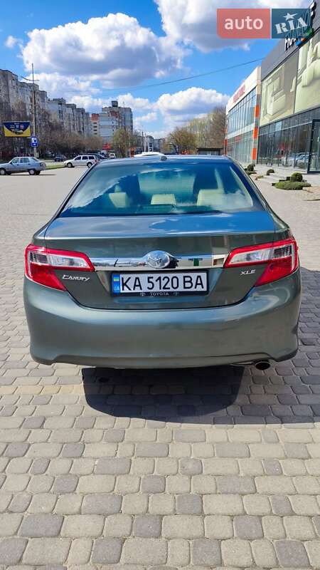 Фото Toyota Camry з оголошення AUTO.RIA