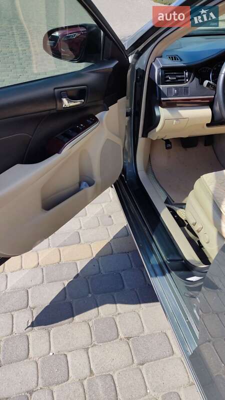 Фото Toyota Camry з оголошення AUTO.RIA