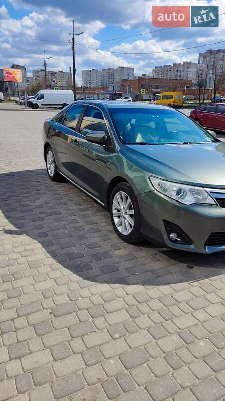 Фото Toyota Camry з оголошення AUTO.RIA