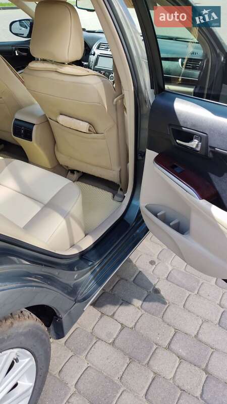 Фото Toyota Camry з оголошення AUTO.RIA
