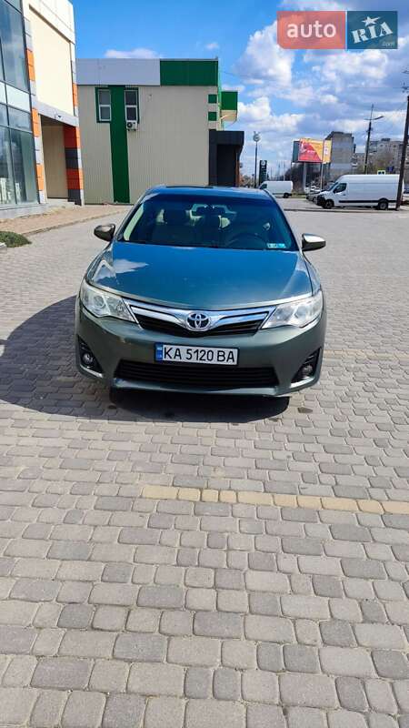 Фото Toyota Camry з оголошення AUTO.RIA