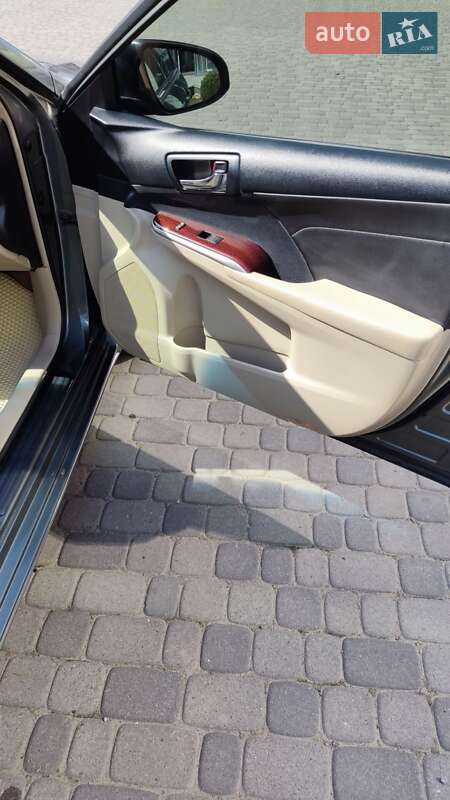 Фото Toyota Camry з оголошення AUTO.RIA